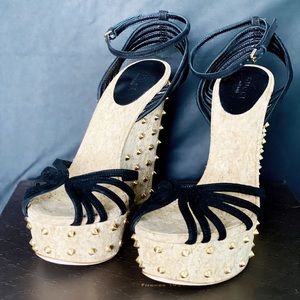 GUCCI. Suede platform Wedge Sandal *NWB